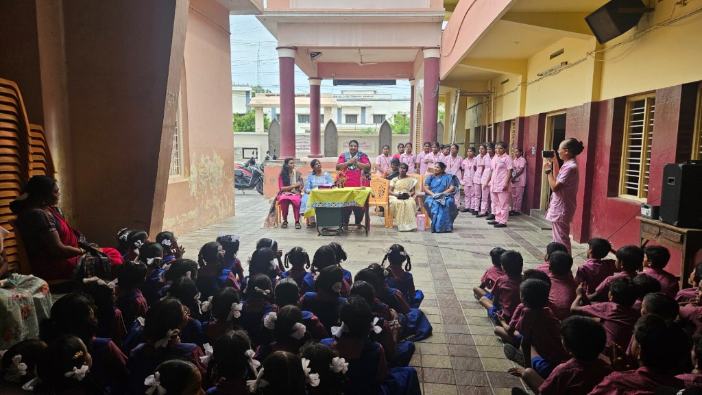SAH nursing students addressing school children at a health awareness event