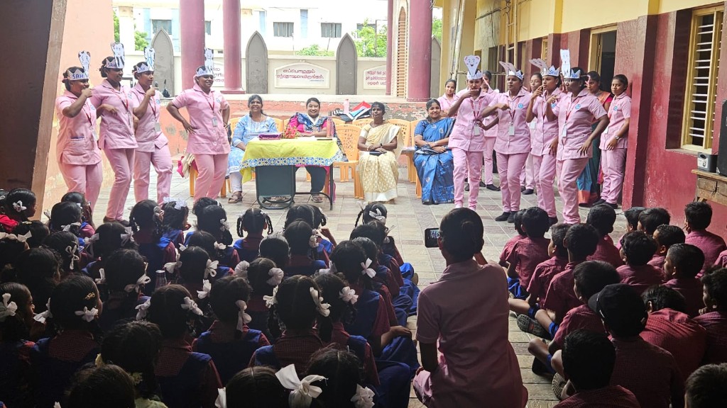 School dental hygiene demonstration by SAH nursing students